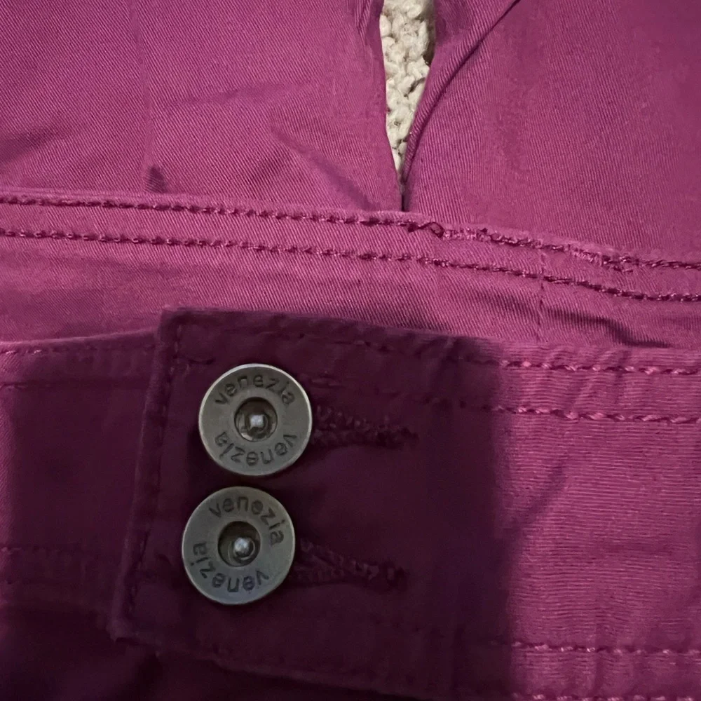 Shorts - Picture 4 of 5